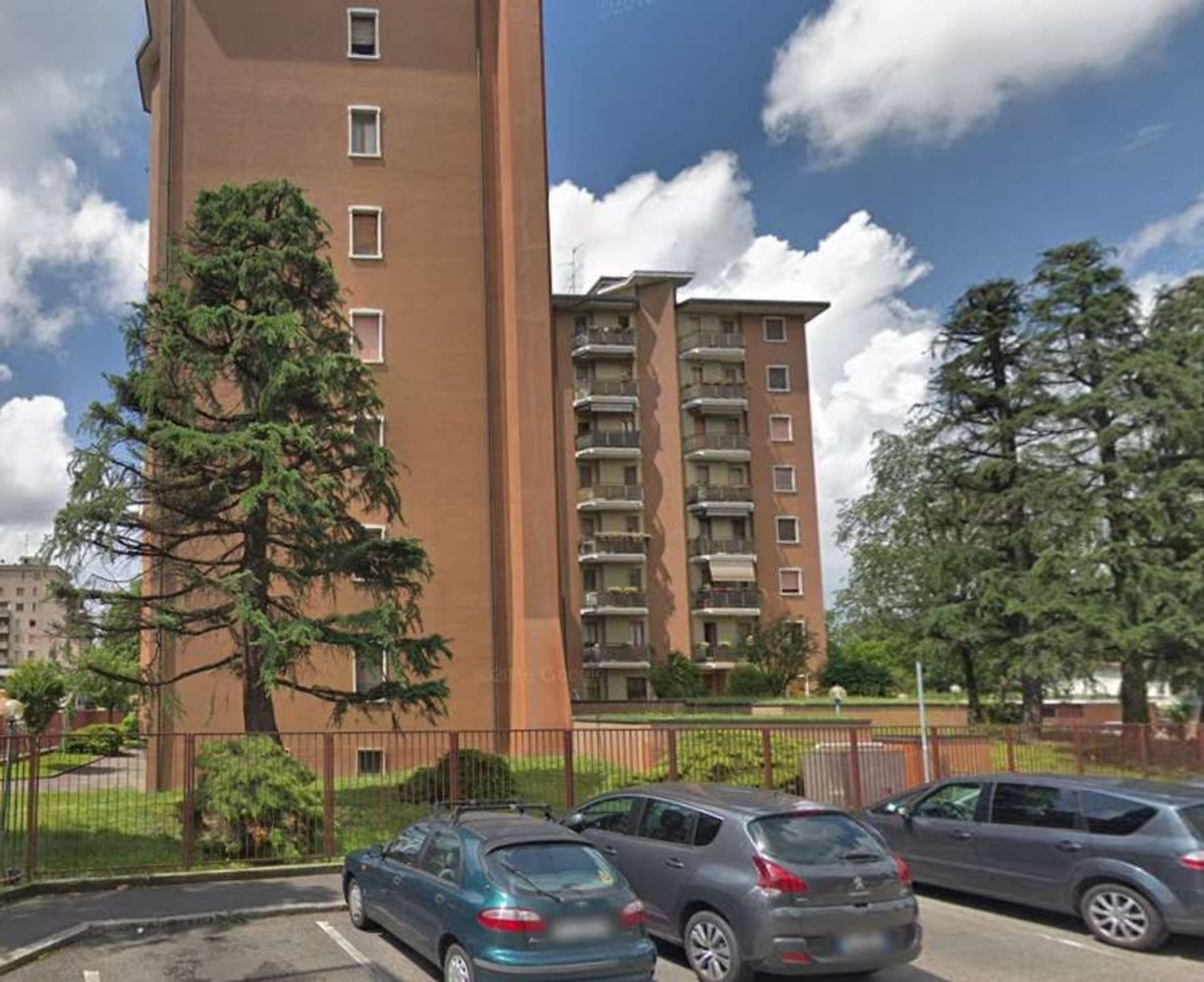 3 rooms Apartment in Trezzano sul Naviglio, Italy No. 2223