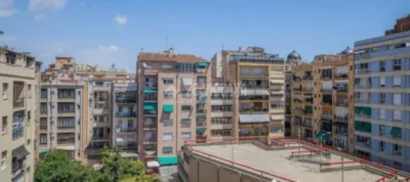 Apartamento de 3 dormitorios en Eixample, Spain No. 174929 30