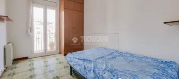 Apartamento de 3 dormitorios en Eixample, Spain No. 174929 2