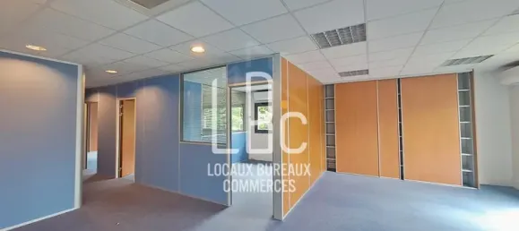 Офис 203м² в Сен-Эрблен, Франция № 302425 5