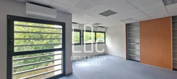 Офис 203м² в Сен-Эрблен, Франция № 302425 7