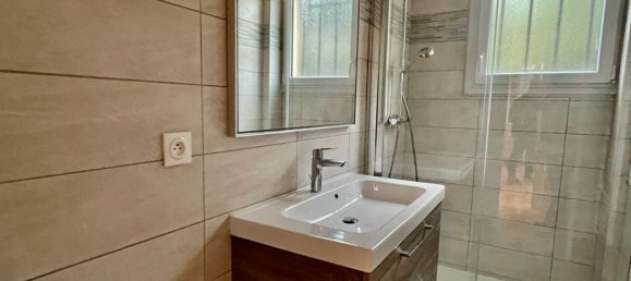 Квартира с 2 спальнями в Коломб, Франция № 189194 4