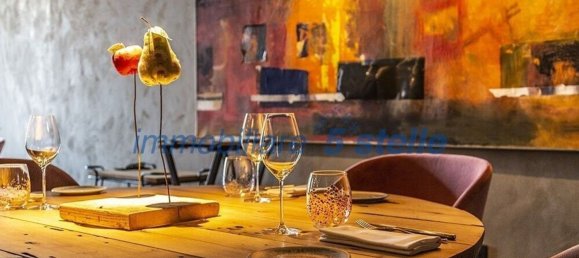 200m² Commercial property in Bassano del Grappa, Italy No. 319756 2