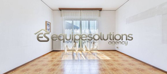 4 bedrooms Apartment in Ranica, Italy No. 316107 8