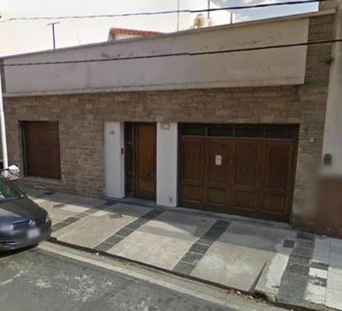 6 bedrooms House in Avellaneda, Argentina No. 7167