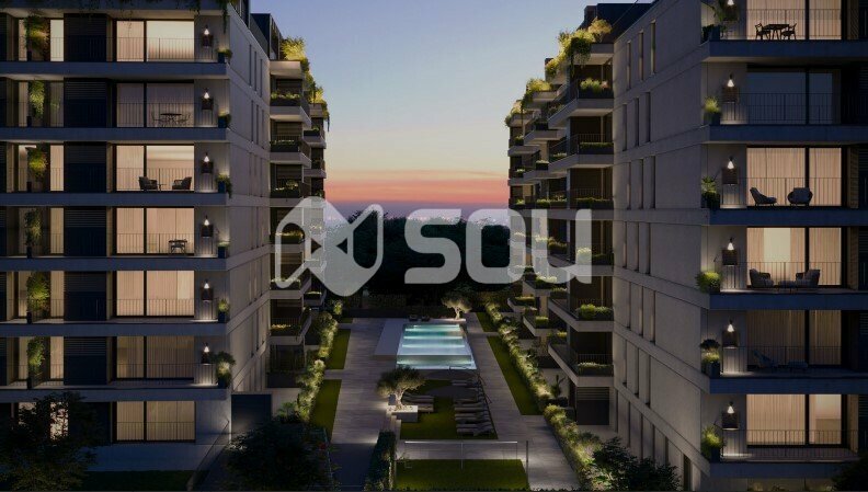 3 rooms Apartment in Porto, Portugal No. 179012