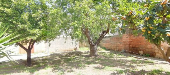 Дом с 6 комнатами в Мандурия, Италия № 27998 33