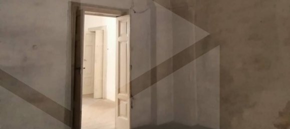 Дом с 6 комнатами в Мандурия, Италия № 27998 7