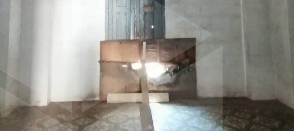 Дом с 6 комнатами в Мандурия, Италия № 27998 2