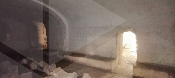 Дом с 6 комнатами в Мандурия, Италия № 27998 15