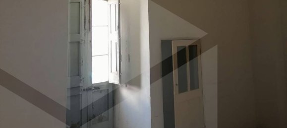 Дом с 6 комнатами в Мандурия, Италия № 27998 10