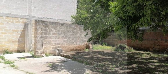 Дом с 6 комнатами в Мандурия, Италия № 27998 14