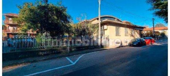 5غرفة مستودع في Jerago con Orago, Italy رقم 310133 2