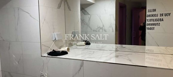 Bureau à Sliema, Malta No. 13167 3