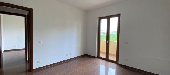 Casa de 7 habitaciónes en Labico, Italy No. 16632 38