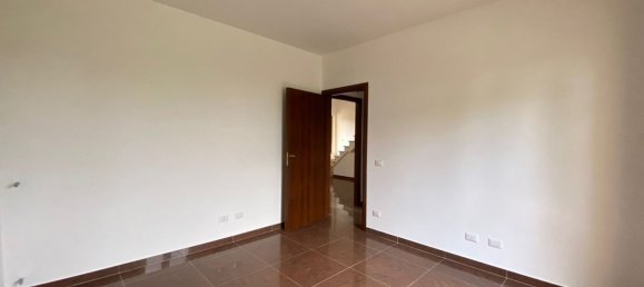 Casa de 7 habitaciónes en Labico, Italy No. 16632 39