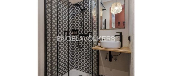 133m² Commercial property in Lisbon, Portugal No. 11019 12