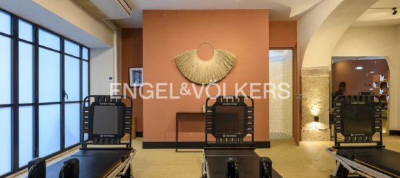 133m² Commercial property in Lisbon, Portugal No. 11019 6