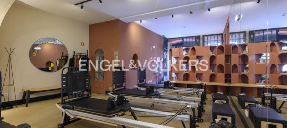 133m² Commercial property in Lisbon, Portugal No. 11019 2