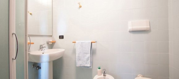 5 rooms Apartment in Venice, Italy No. 221661 3