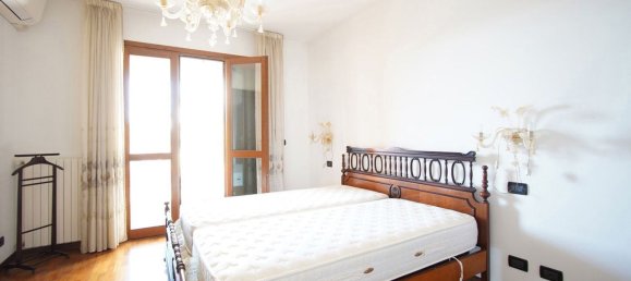 5 rooms Apartment in Venice, Italy No. 221661 17