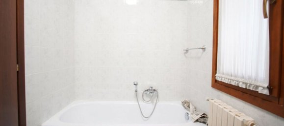 5 rooms Apartment in Venice, Italy No. 221661 5