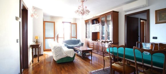 5 rooms Apartment in Venice, Italy No. 221661 4