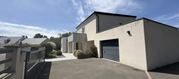 3 bedrooms House in Laval, France No. 290075 2