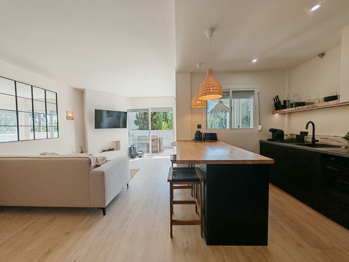 2 bedrooms Apartment in Marbella, Spain No. 250705