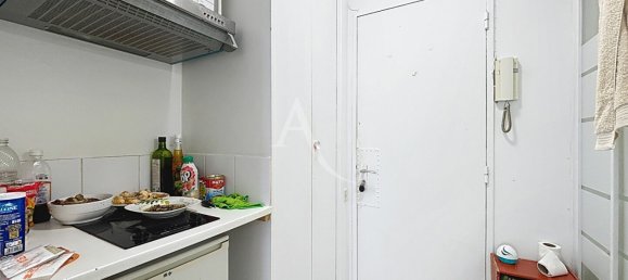 Studio in Saint-Cloud, France No. 297005 4