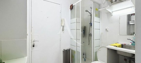 Studio in Saint-Cloud, France No. 297005 5