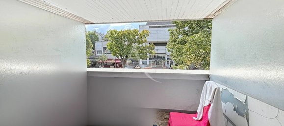 Studio in Saint-Cloud, France No. 297005 3