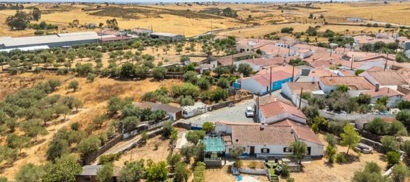 Villa de 3 dormitorios en Santa Barbara de Padroes, Portugal No. 267705 3