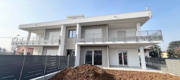 3 chambres Appartement à Stezzano, Italy No. 218227 7