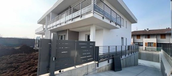 3 chambres Appartement à Stezzano, Italy No. 218227 8