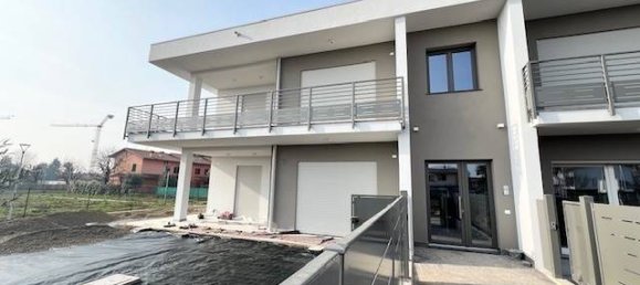 3 chambres Appartement à Stezzano, Italy No. 218227 2