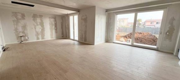 3 chambres Appartement à Stezzano, Italy No. 218227 9