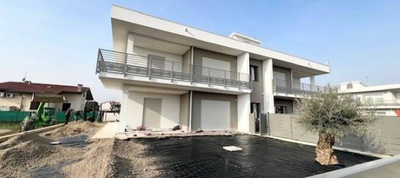 3 chambres Appartement à Stezzano, Italy No. 218227 4