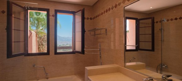 3 Schlafzimmer Penthouse in Marbella, Spain, Nr. 184062 8