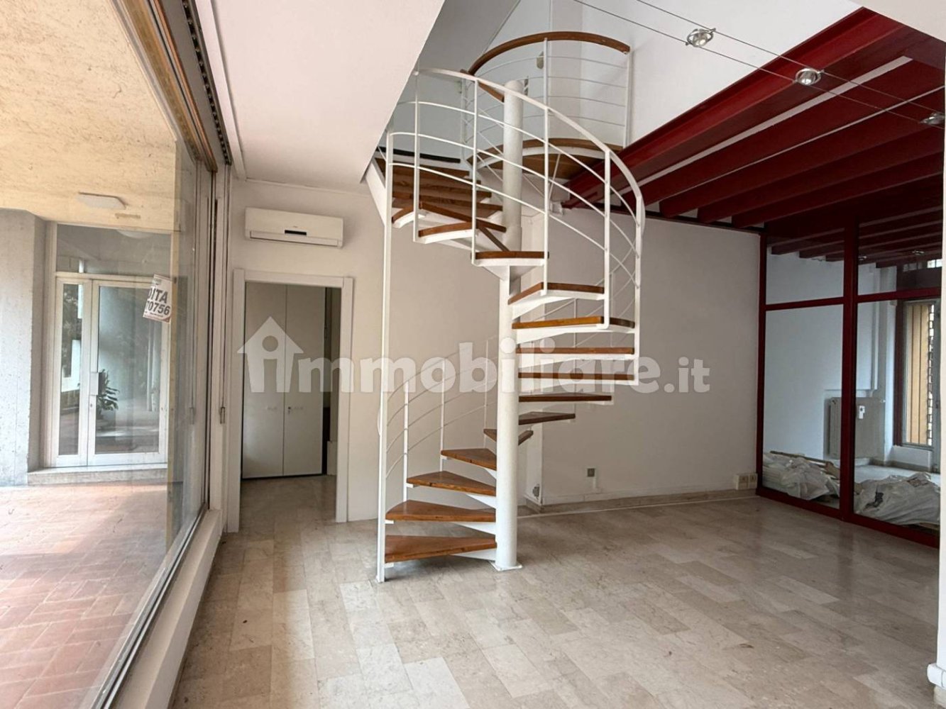 2-salle Propriété commerciale à Padua, Italy No. 364013