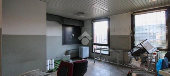 75m² Commercial property in Cavenago di Brianza, Italy No. 63633 5