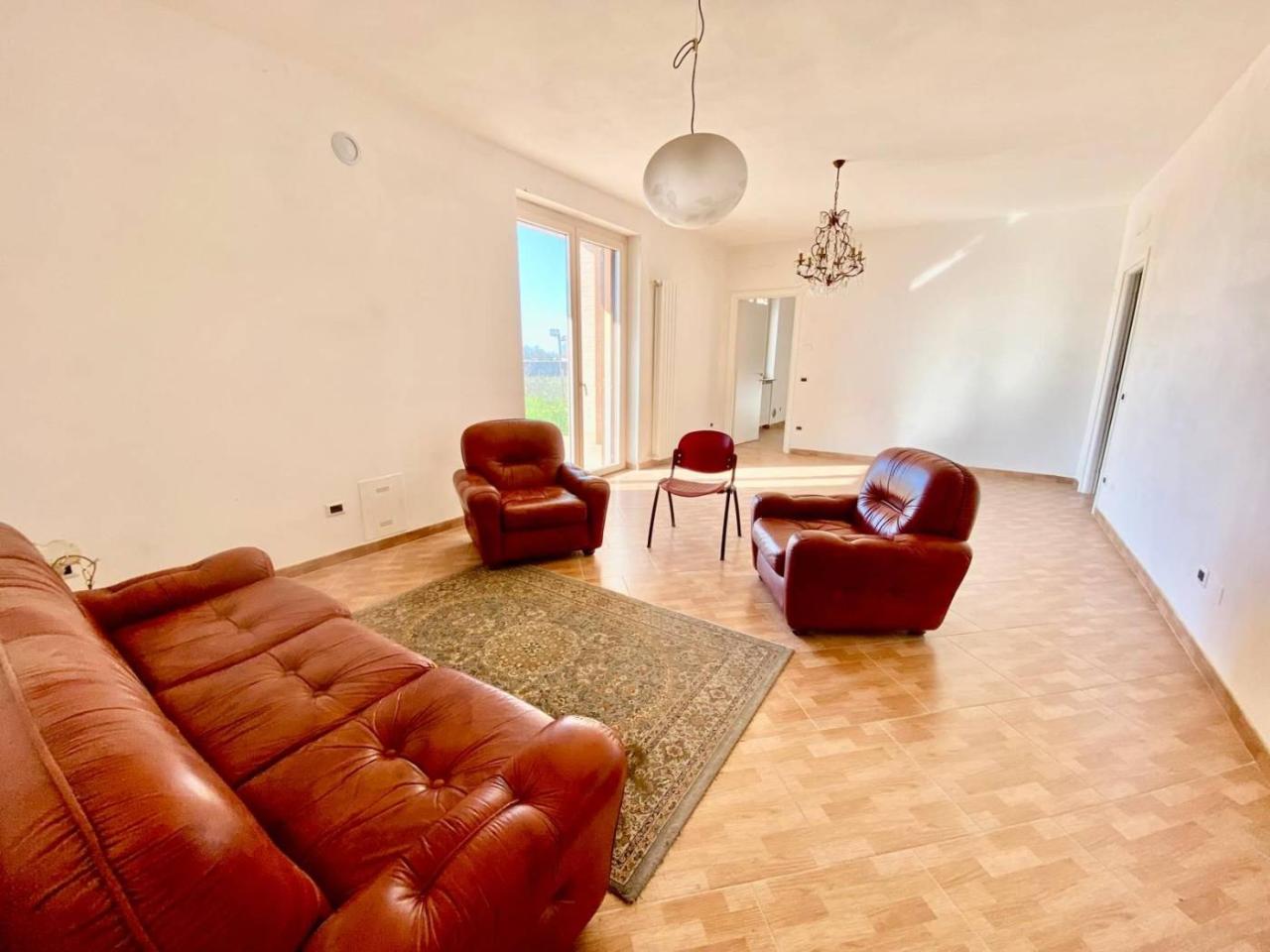 6-Zimmer Villa in Fiorenzuola d'Arda, Italy, Nr. 37625