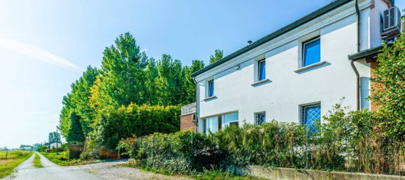 Villa T4 em Cento, Italy N.º 337300 3