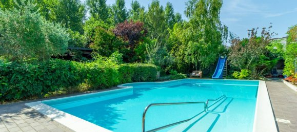 Villa T4 em Cento, Italy N.º 337300 2