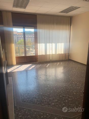 10 rooms Apartment in Cagliari, Italy No. 306399