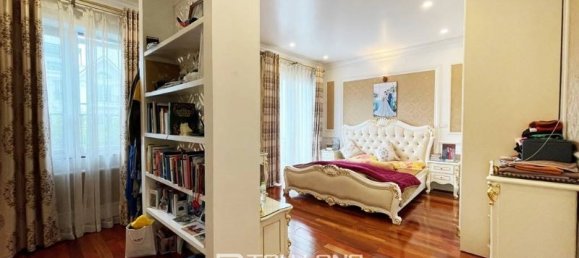 4 bedrooms Villa in Long Bien, Vietnam No. 679 11