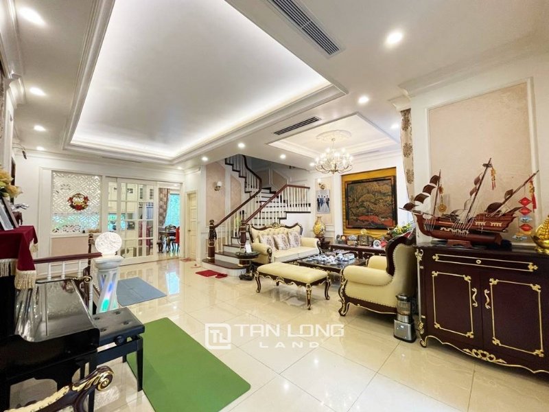4 bedrooms Villa in Long Bien, Vietnam No. 679