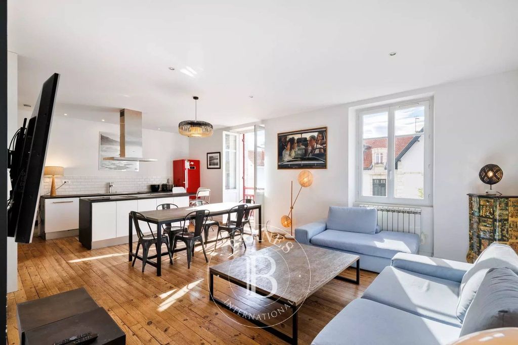 3 bedrooms Apartment in Biarritz, France No. 101908