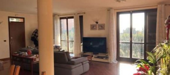 5 rooms Villa in Noviglio, Italy No. 3253 5