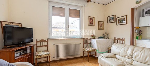 3-salle Appartement à Casalpusterlengo, Italy No. 213273 9